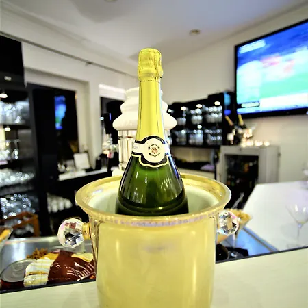 Ascot Otel