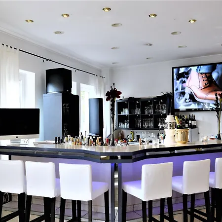 Ascot Otel